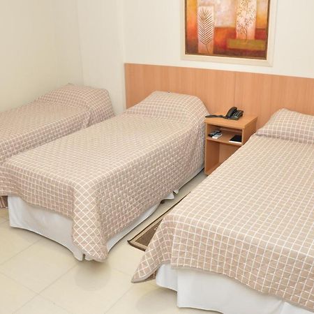 Lotus Hotel - A 6 Km Do Santuario De Aparecida-Sp Guaratingueta Ngoại thất bức ảnh