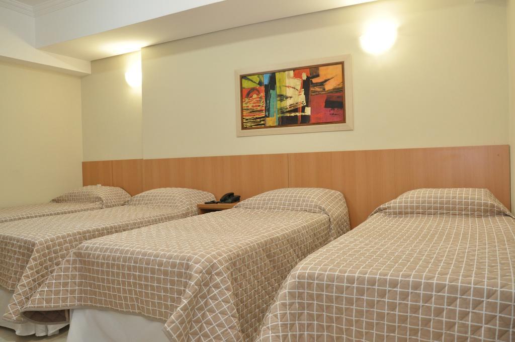 Lotus Hotel - A 6 Km Do Santuario De Aparecida-Sp Guaratingueta Ngoại thất bức ảnh