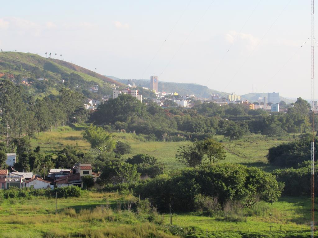 Lotus Hotel - A 6 Km Do Santuario De Aparecida-Sp Guaratingueta Ngoại thất bức ảnh