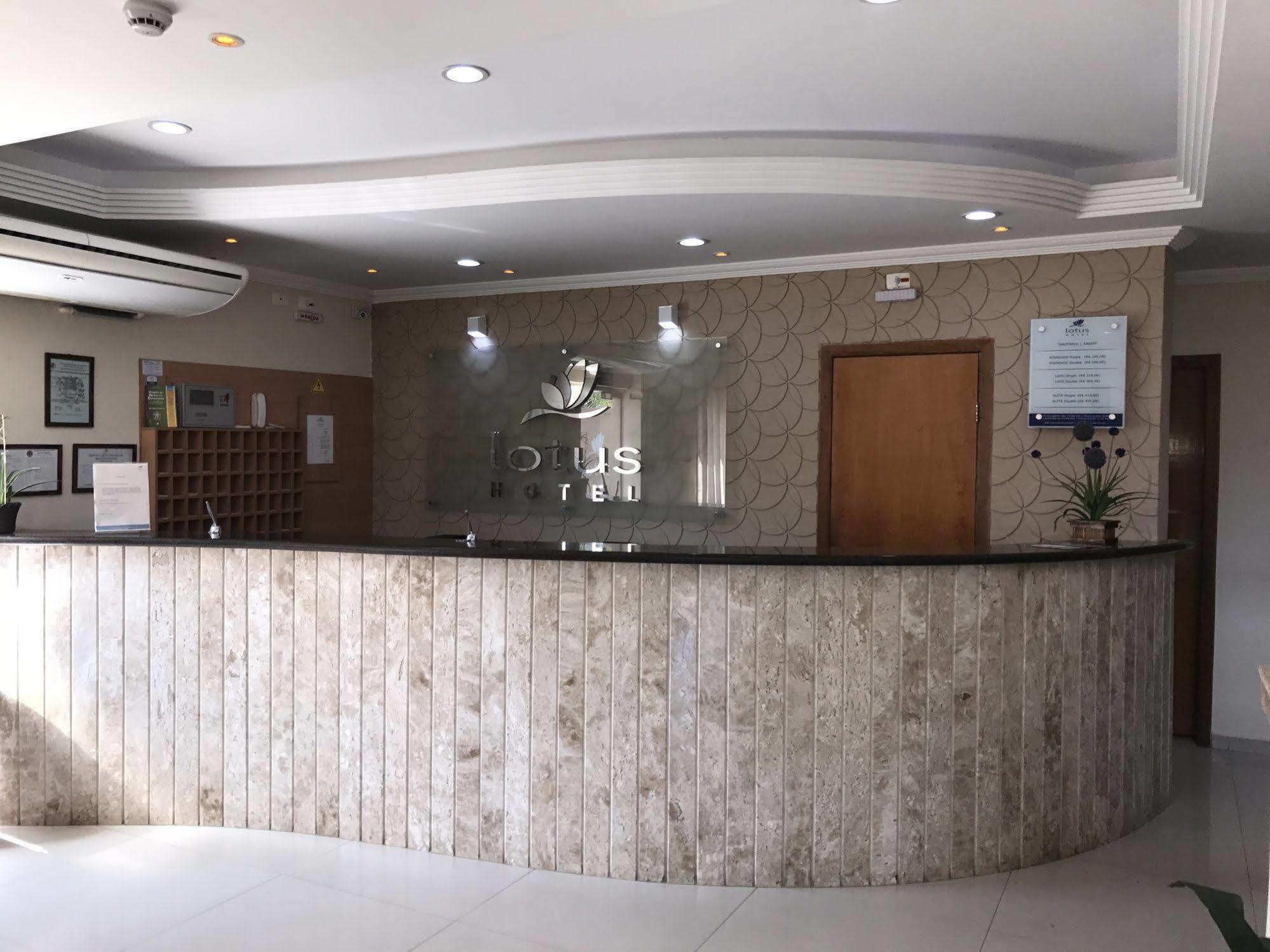 Lotus Hotel - A 6 Km Do Santuario De Aparecida-Sp Guaratingueta Ngoại thất bức ảnh