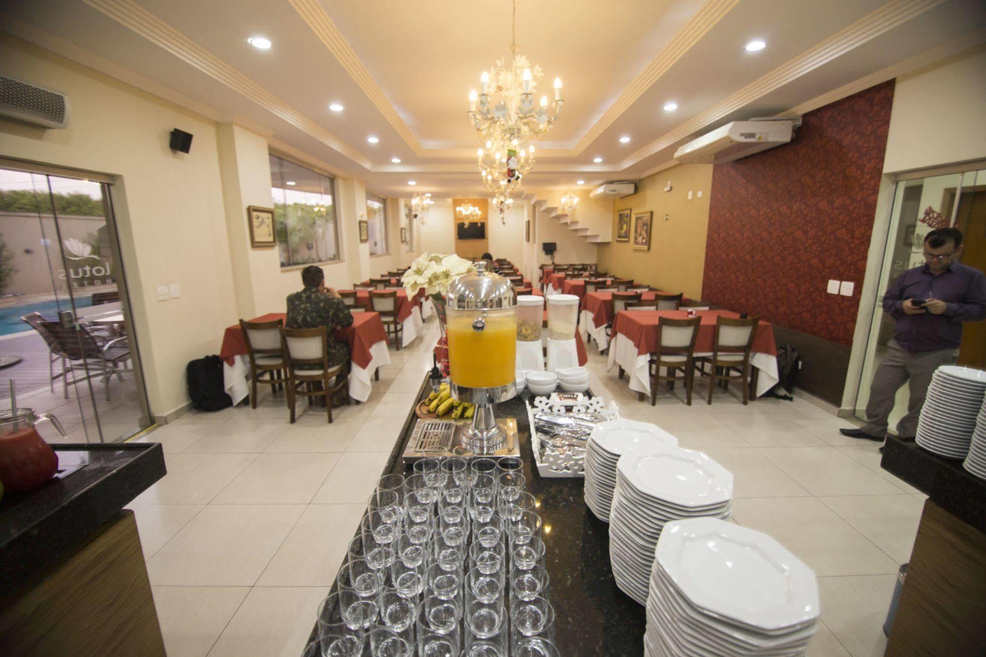 Lotus Hotel - A 6 Km Do Santuario De Aparecida-Sp Guaratingueta Ngoại thất bức ảnh