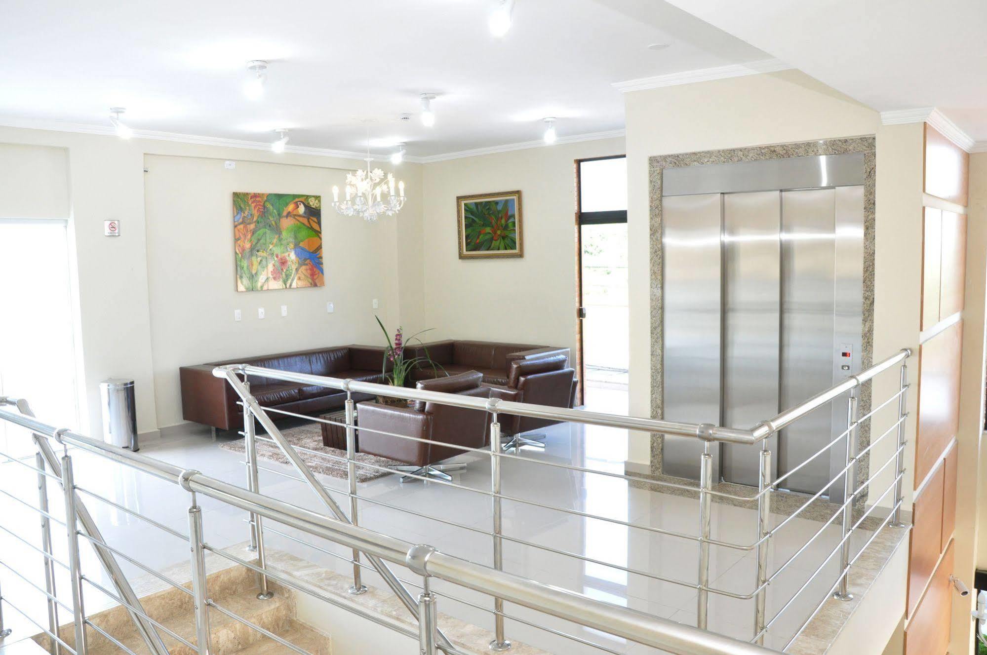 Lotus Hotel - A 6 Km Do Santuario De Aparecida-Sp Guaratingueta Ngoại thất bức ảnh